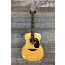 Martin 000-28 Acoustic Guitar w/case