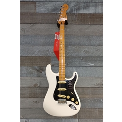 Player II Stratocaster - Polar White
