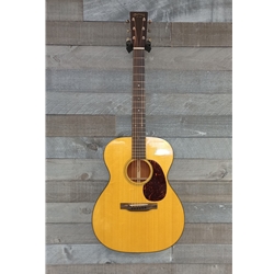 Martin 000-18 w/case 2021